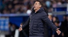 Jako smyslů zbavený. Kouče Alavésu naštval gól od Realu, na lavičce zuřil