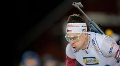 Biatlonisté na ženskou štafetu nenavázali. Se třemi trestnými koly skončili v TOP 10