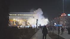 Kazachstánci povstali kvůli cenám plynu. Protivládní protesty ochromily zemi