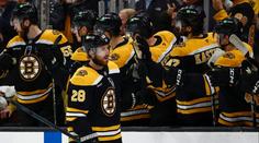 Boston pod novým trenérem vyhrál, přispěl i Pastrňák. Mrázek zazářil