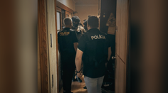 Dopadli muže, který vyhrožoval českým školám. Zadrželi ho na Ukrajině