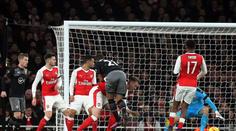 Arsenal Spartu nenapodobil, Manchester Utd. jde v poháru dál