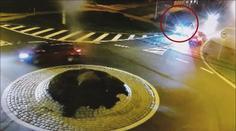 Auto přejelo dívce na přechodu nohu, řidič z místa ujel. Policie hledá svědky