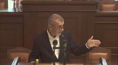 První schůze poslanců po prázdninách. Okamura i Babiš přišli s dlouhými projevy