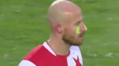 Nefér fanoušek oslňoval Stocha laserem! Co na to Sparta?
