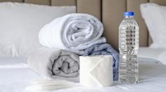 Letuška varuje turisty: Vždy když přijedete do hotelu, dejte láhev vody pod postel