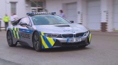 Policie dostala nové BMW. Řidiči sami sundávají nohu z plynu