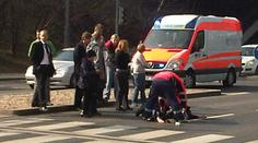 Ženu sraženou opilým Janouškem hlídá policie. Obává se nátlaku