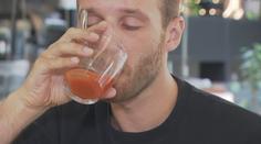 Obliba rajčatového džusu v létě roste. Nejvíce se ho vypije na palubách letadel