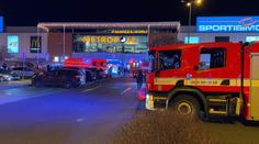 Hořelo v obchodním centru na pražském Zličíně. Stovky lidí museli evakuovat