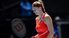 Bouzková kvůli zranění nedohrála, Kvitová schytala kanára