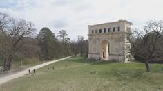 Běhej lesy odstartoval úvodním závodem. Soutěžilo se i pod vítězným obloukem