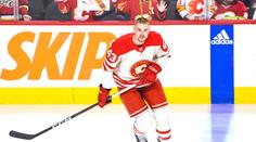 V NHL skončila základní část. Útočník Klapka dal v posledním duelu první gól