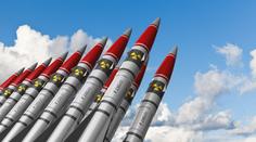 Důvěra spojenců NATO v USA klesá. Mluví se o jaderných zbraních v Evropě