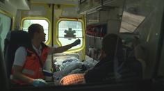 Děti si hrály na parapetu, spadly ze čtyř metrů! Zachránila je tráva