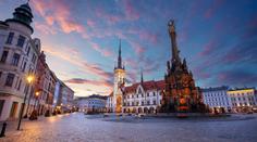 V Olomouci se objevily podivné cedulky. Může to být dílo stalkera, upozorňují lidé
