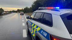 Dvě smrtelné nehody na západě Čech. Auto vylétlo z dálnice, jiné vjelo do protisměru