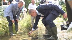 Babiš s raky tvrdě narazil. Před lety jich tisíce zabily chemikálie jeho Agrofertu