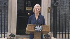 Britská premiérka oznámila rezignaci. Ve funkci vydržela 45 dní