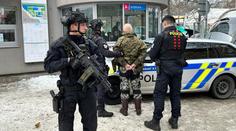 Zásah na pražské poliklinice kvůli ozbrojenému muži. Přišel s nožem i pistolí