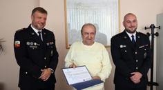 Vzduchem na Prachaticku létaly peníze. Poctivý nálezce je sesbíral a odevzdal