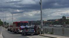 Ve Vltavě v Praze plavala mrtvola, skokan z Karlova mostu to není!