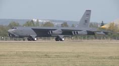 Americký bombardér B-52 přelétne nad Českem, účastní se Dnů NATO