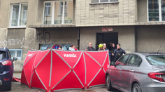 V šachtě bytového domu našli lidské tělo. Bylo tam zřejmě už velmi dlouho