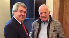 Václav Klaus hledá spojence proti imigrantům, našel Vojtěcha Filipa