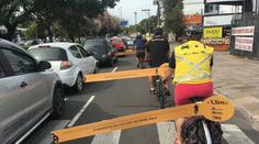 Válka řidičů s cyklisty. Takhle věčný souboj vyřešili natvrdo