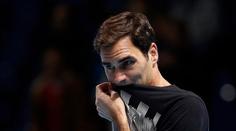 Šok na Turnaji mistrů: Federer prohrál, do finále jde Belgičan