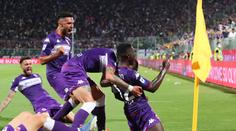 Fiorentina si v italské lize zajistila Evropu, pomohla jí výhra nad Juventusem