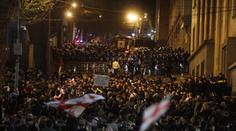 Gruzínským Tbilisi otřásají masové protesty proti "ruskému zákonu"