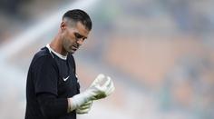 Neuvěřitelné zranění bývalého brankáře Atlética. Spadla na něj dekorace v jídelně