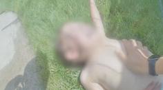 VIDEO: Otec nedával pozor, syn se topil. Z ulice přiběhl policista a zachránil ho