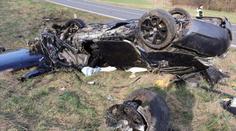 Šílená nehoda: BMW se proměnilo ve šrot. Řidič ale zázrakem přežil