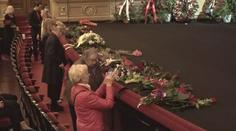 Česko se loučí s operní pěvkyní Červenou. Obřadu se zúčastnil i Jiří Suchý