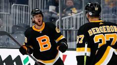 Pastrňák gólem pomohl Bostonu k postupu, sérii vyhrálo i Colorado