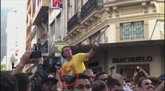 Útok na kandidáta! Brazilského Trumpa pobodali na setkání s voliči