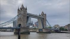 Londýnský Tower Bridge se zasekl zvednutý, zkomplikoval dopravu