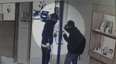 Gang cizinců vyloupil luxusní klenotnictví. Hrozí jim až 12 let vězení