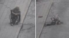 Vozíčkář přebral a padal z vozíku. Lidem vulgárně nadával. VIDEO