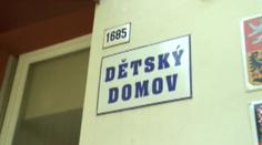Vyhnou se malé děti dětským domovům? Shání se pěstouni