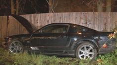 Řidič zdemoloval na Smíchově limitovanou edici Mustang Saleen!