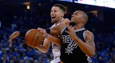 Curry nedal San Antoniu šanci, navíc znovu přepisoval historii