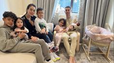 Tři roky od velkého štěstí i osobní tragédie. Ronaldo slaví narození dcery