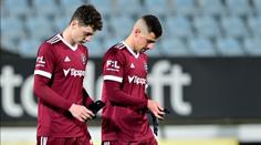 Slavia doma překvapivě padla s Karvinou, Sparta zaváhání neuvyžila