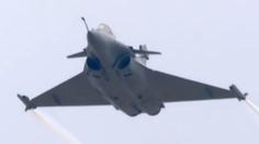 Aerosalón v Paříži: Akrobacie s airbusem a létající auto
