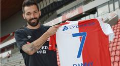 Danny dostal ve Slavii posvátné číslo 7! Musí dát tři góly Spartě