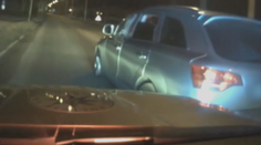 Muž na Mladoboleslavsku ujížděl pěti policejním autům. Zastavil ho až PIT manévr